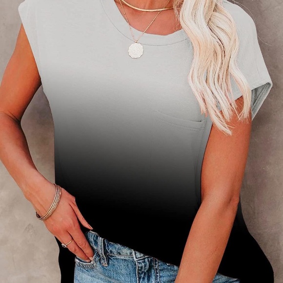 Cap sleeves,loose fit, short side slits make this t-shirt look very fashionable. - Picture 3 of 6